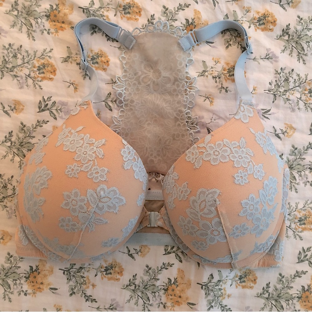 Victoria’s Secret PINK Cream & Baby Blue Lace Snap Front Push-up Racerback Bra - Picture 2 of 13